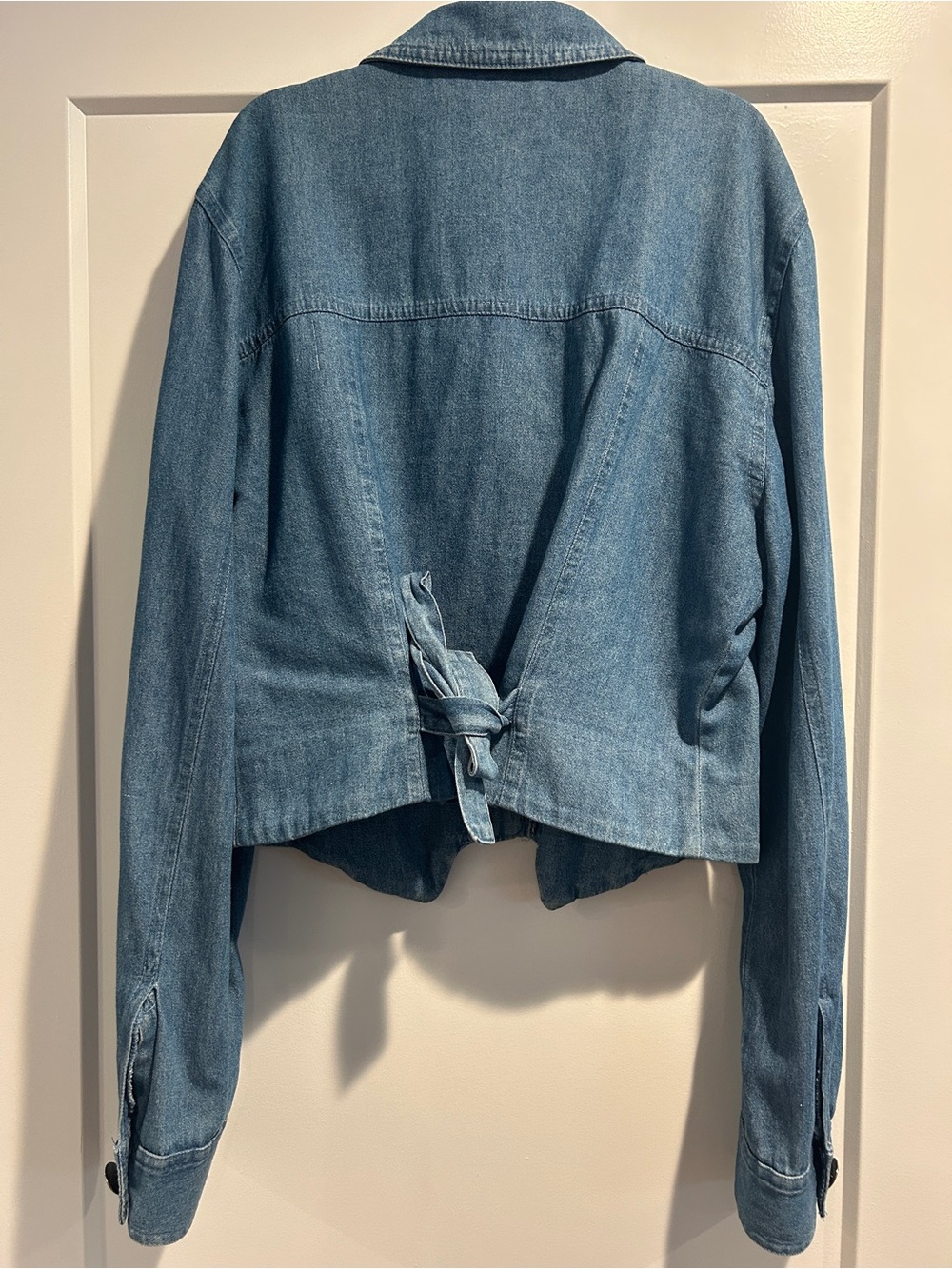 Broomskirts Women's Light Blue Tie-Back Jacket